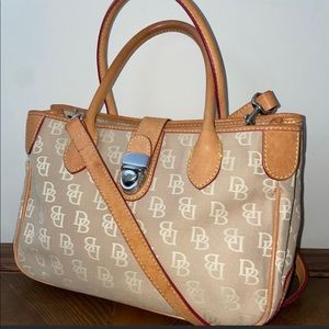 ⬇️Final⬇️ Dooney & Bourke Vintage Logo Satchel